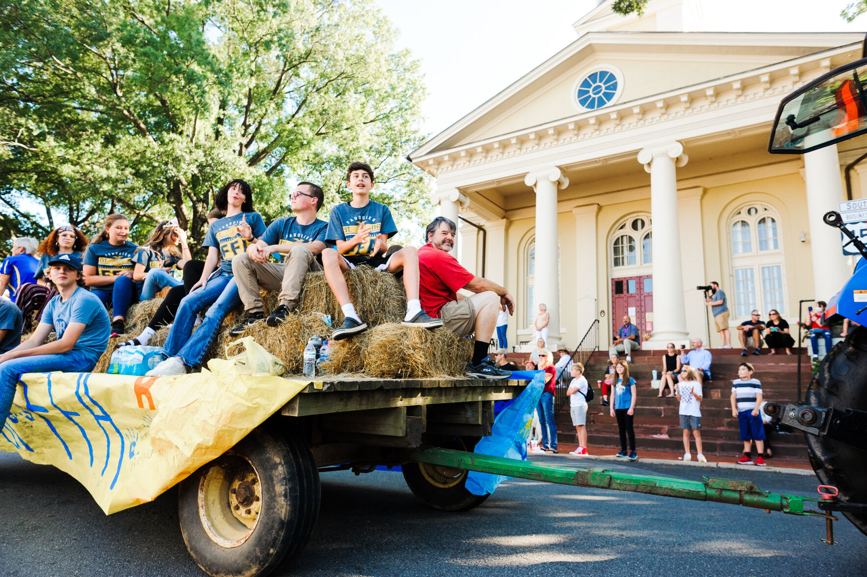 photo_ft_news_fhs homecoming parade-4_20210902.jpg